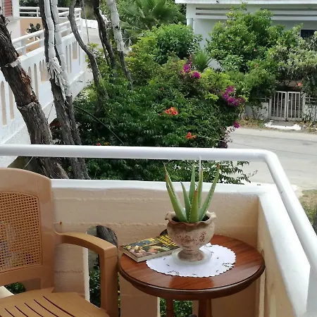 Stefania Apartment *